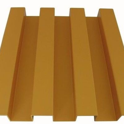 Склад рифленых листов GI 610MM покрытый цветом